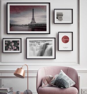 Galería de pared moderna con toques pastel
