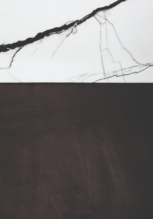 Diseño minimalista con mármol y contrastes
