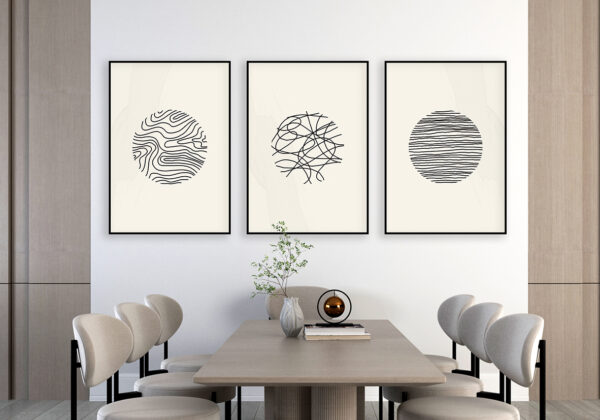 Obra minimalista abstracta con círculo a rayas