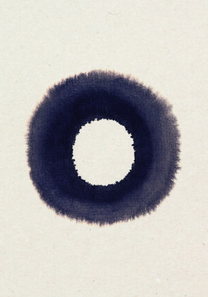 Círculo de tinta sobre papel texturizado