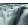 Cascada serena en movimiento