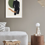 Figura abstracta minimalista en tonos oscuros
