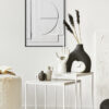 Diseño minimalista en relieve blanco