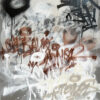 Pintura abstracta con graffiti en tonos neutros y textura urbana