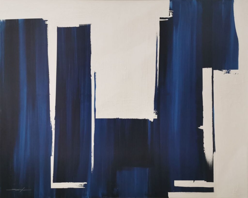 Pintura azul y blanca de carácter abstracto