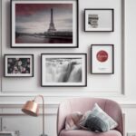 Galería de pared moderna con toques pastel