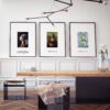 Interior estilo galería de arte moderno