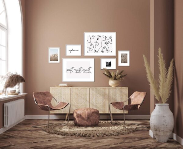 Interior bohemio moderno con arte de pared