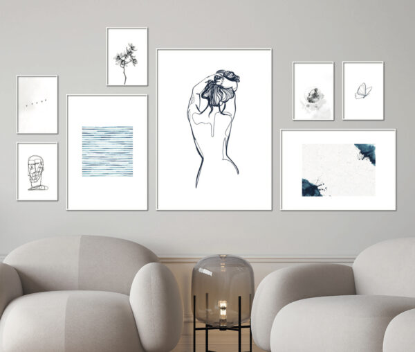 Exposición de arte de pared en interiores minimalistas
