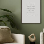Arte tipográfico minimalista con cita motivacional.