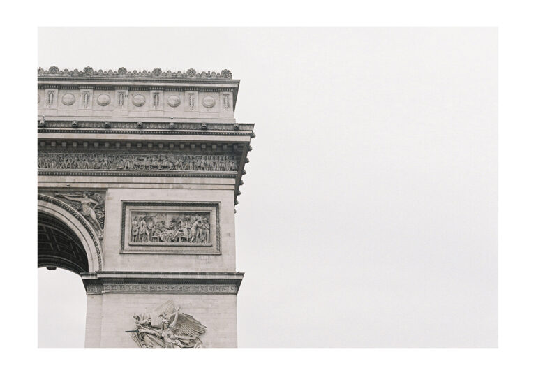 Arco elegante de un monumento histórico