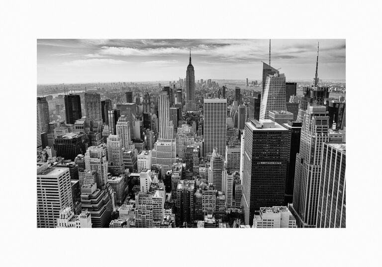 Vista urbana en blanco y negro