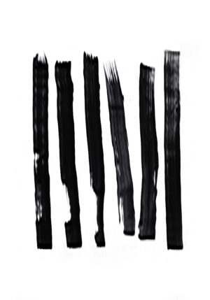 Trazos audaces de pintura negra abstracta