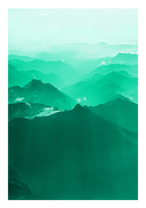 Paisaje sereno de montaña en tonalidades azules