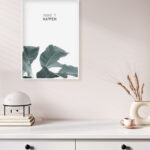 Texto inspiracional con hojas tropicales