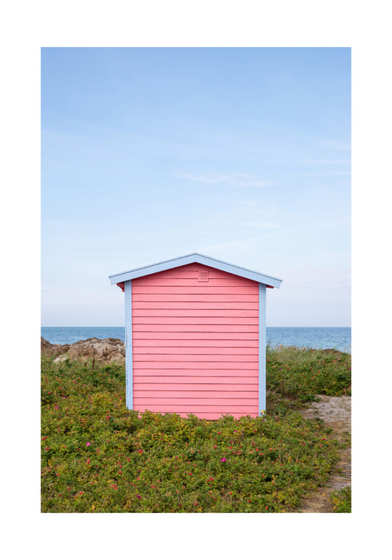 Cabaña rosa junto al mar