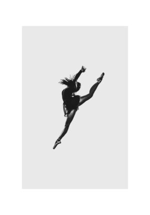 Posición dinámica de ballet en silueta negra