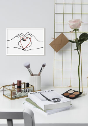 Manos minimalistas formando un corazón