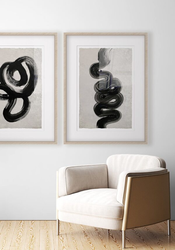 Dibujo abstracto con trazos de pintura negra
