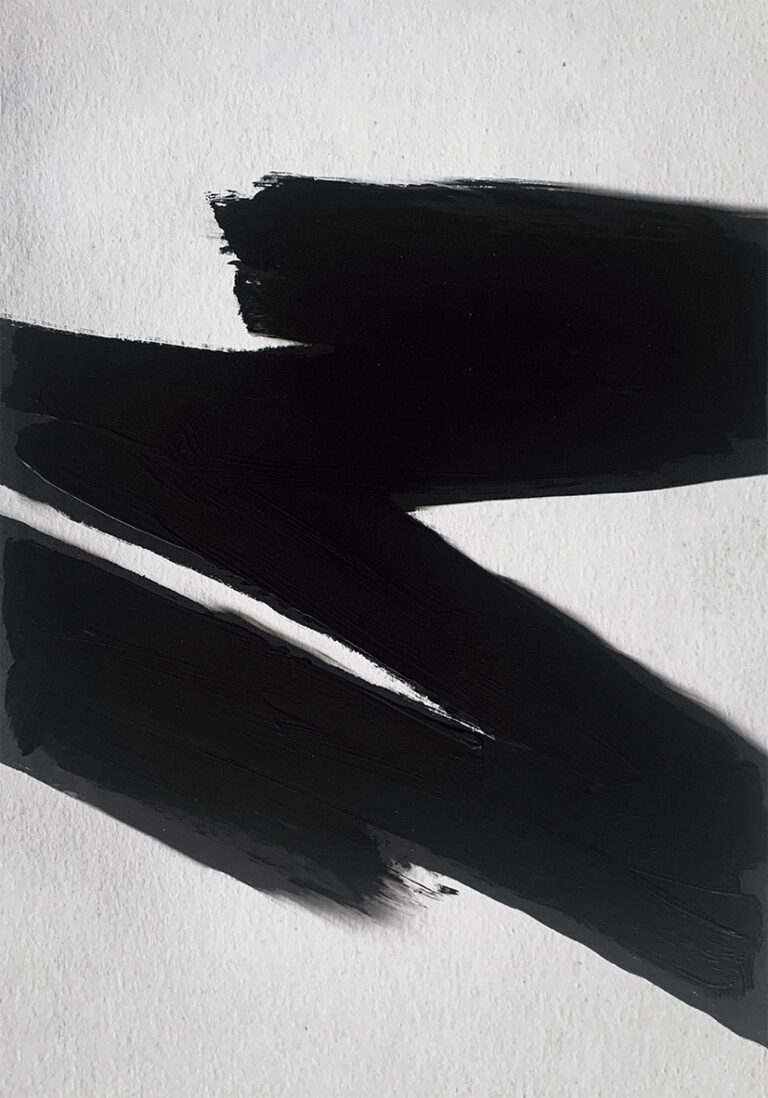 Arte con pinceladas negras y estilo abstracto