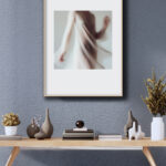 Figura Abstracta y Borrosa en Movimiento