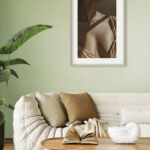 Silueta Femenina en Primer Plano Elegante