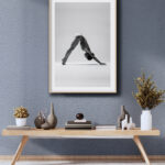 Postura de Yoga en Estilo Minimalista