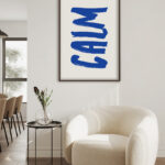 Texto Azul en Pincelada sobre Fondo Claro