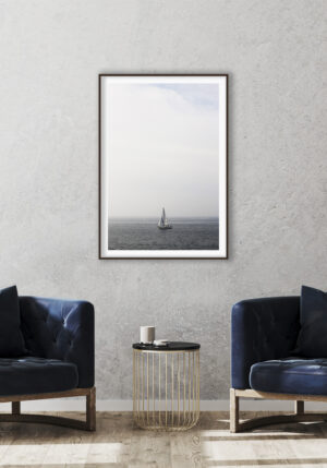 Barco Navegando en Océano Tranquilo