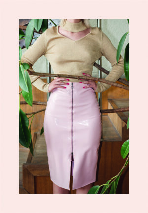 Moda Elegante con Falda Brillante