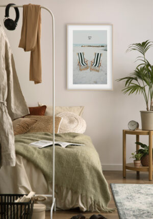 Sillas a Rayas junto al Mar