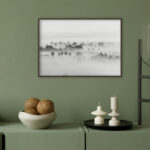 Árboles Tranquilos Envueltos en Niebla Matinal