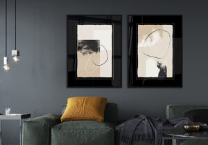 Ambiente sofisticado con díptico abstracto en tonos beige y negro