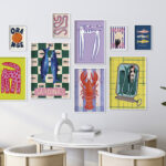 Composición Moderna de Galería de Arte en Pared