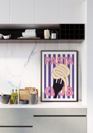 Diseño retro de pasta sobre fondo a rayas