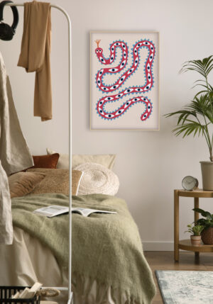 Serpiente decorativa con patrones abstractos