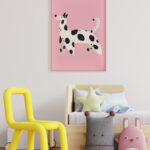 Dálmata colorido sobre fondo rosa