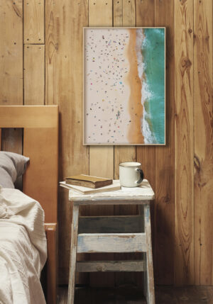 Vista Aérea de Playa con Multitud