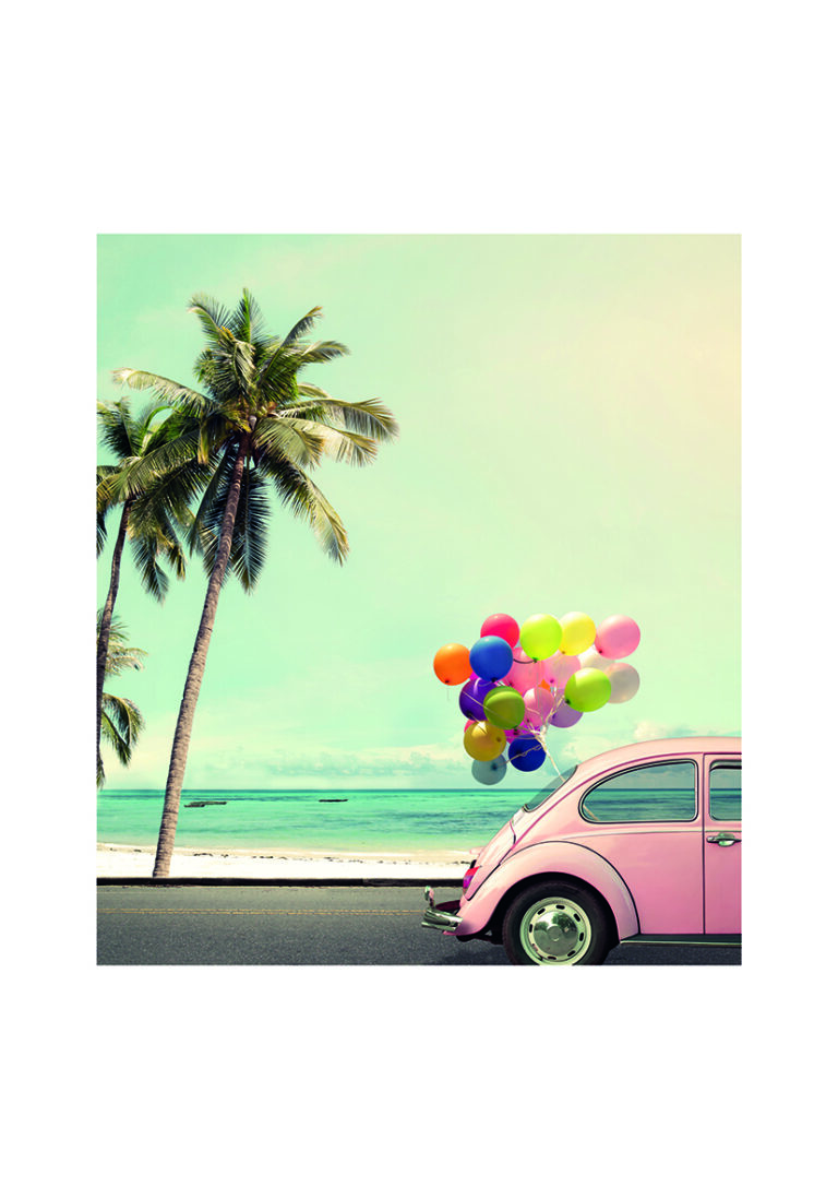 Playa Tropical con Auto Rosa