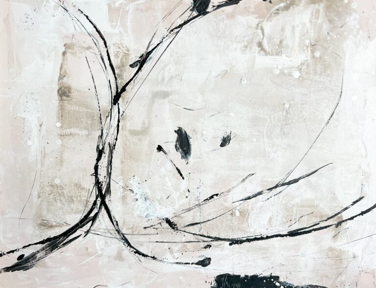 Abstracción Lírica en Neutros: Trazo Negro Elegante sobre Fondo Texturado