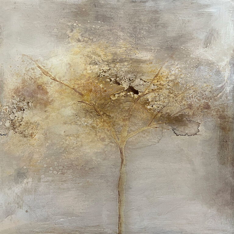 Obra abstracta en técnica mixta con silueta arbórea dorada